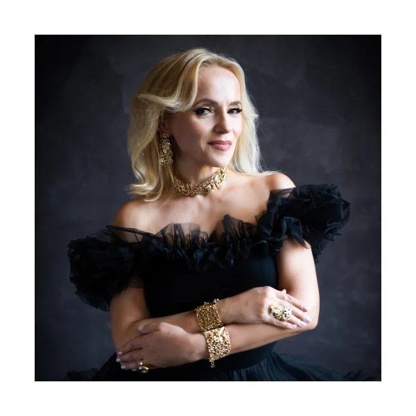 Ażurowy choker z motywem kwiatów i liści, z kryształkami Preciosa (C24/JES/08AU)